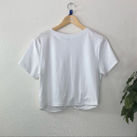 2 Amazon Basics Cropped Tie Front Top - Picture 4 of 5